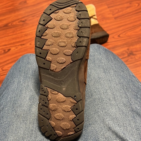 Sherpa Lined Brown Boots - Picture 6 of 6